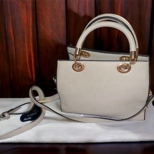 Isabelle light cream purse
